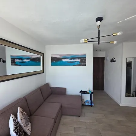 Palm Breeze - Americas Apartment