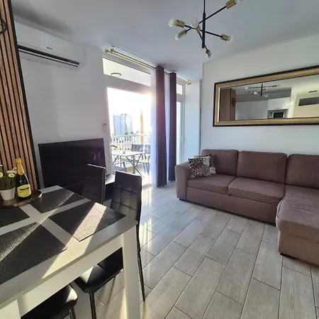 Palm Breeze - Americas Apartment *