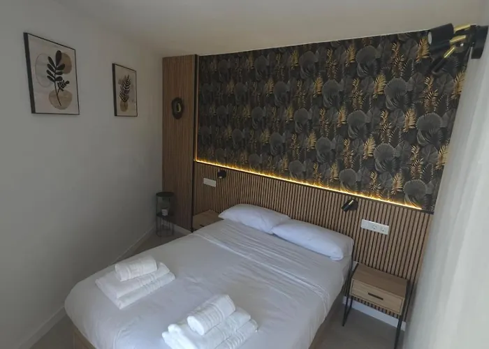 Palm Breeze - Americas