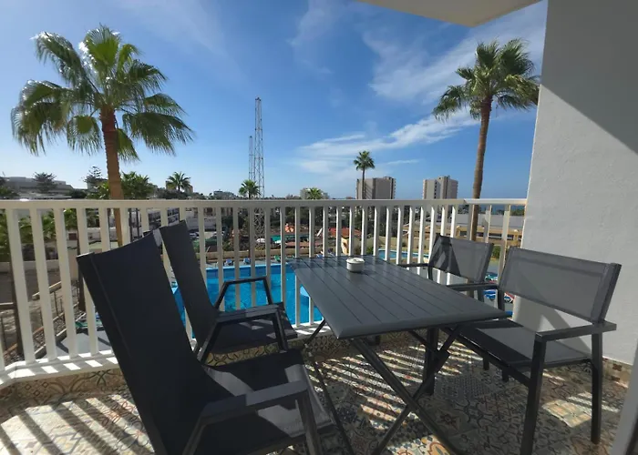 Palm Breeze - Americas *